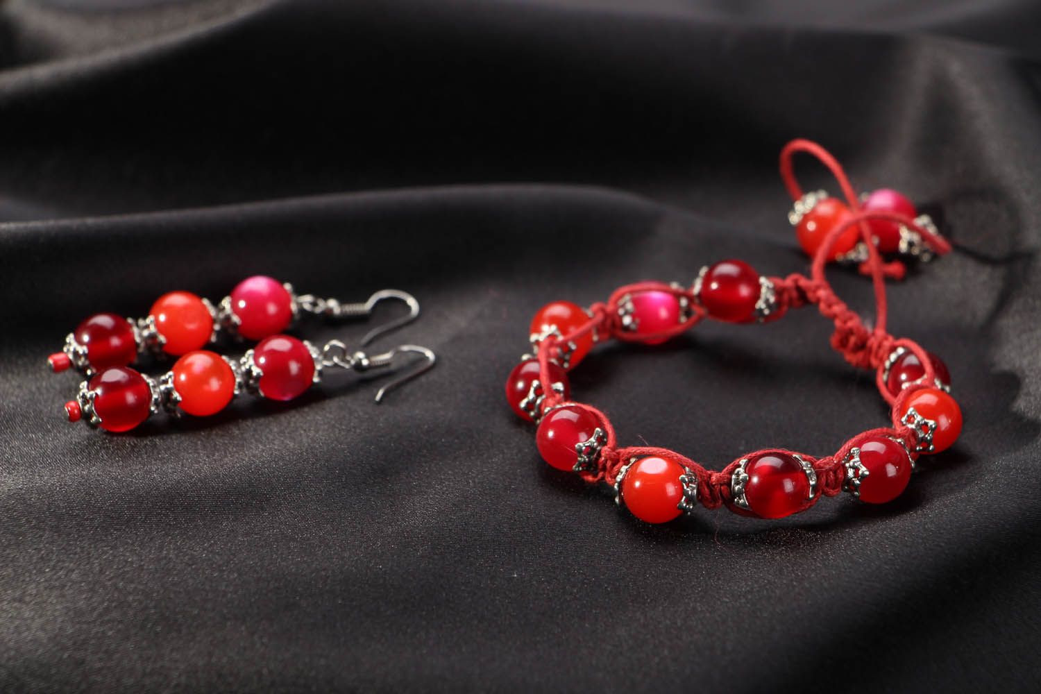 Bracelet and earrings of cherry color  photo 2