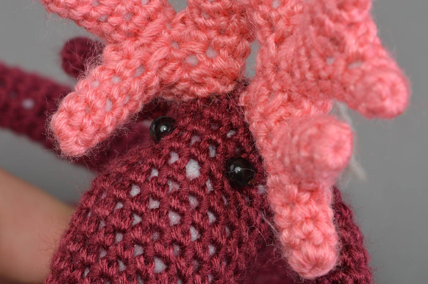 Peluche cerf bordeaux tricotée petite originale belle faite main pour enfant photo 5