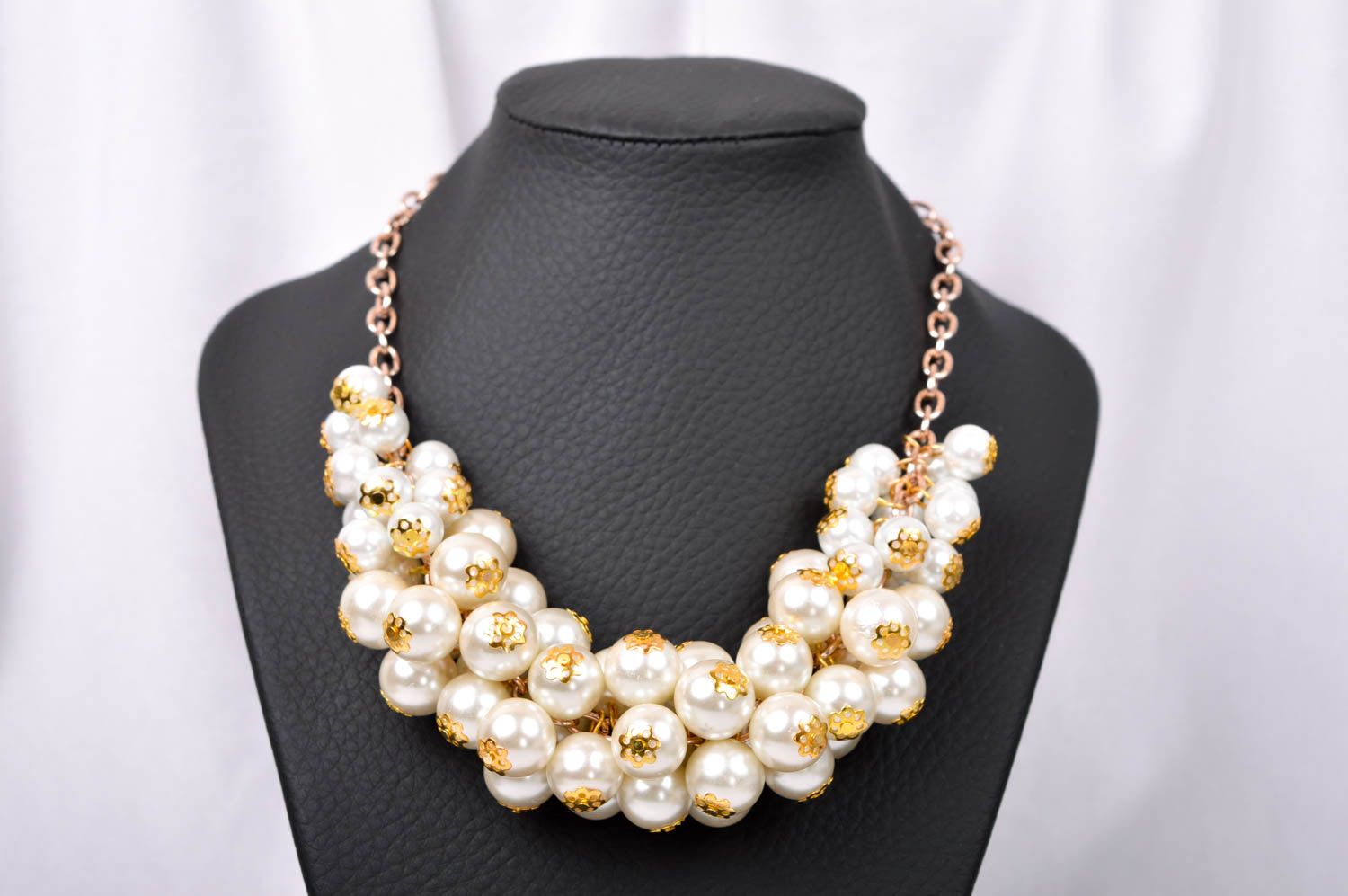 Collar de perlas artificiales hecho a mano accesorio de mujer bisutería de moda foto 1