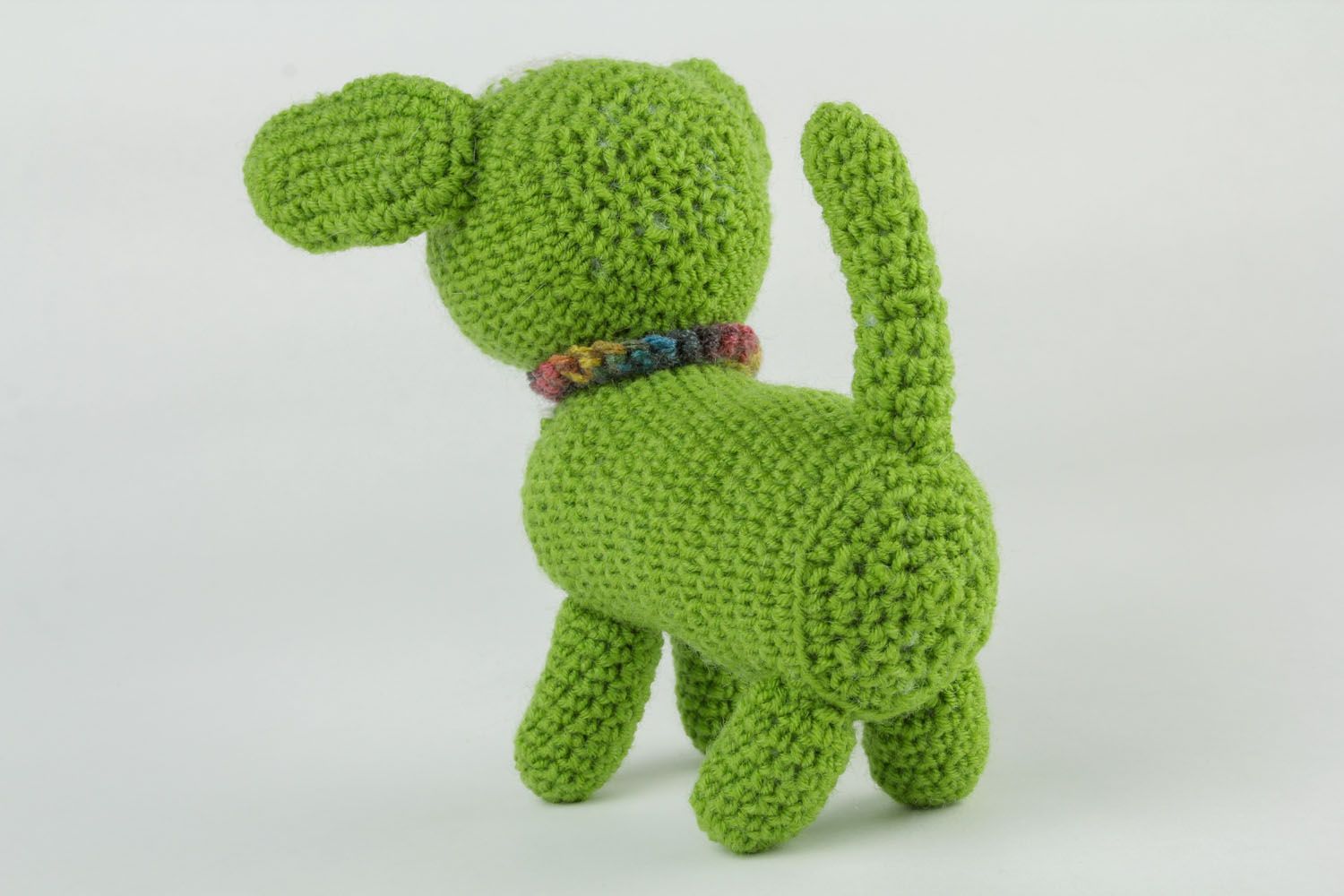 Brinquedo de malha macio feito à mão Cão verde foto 3