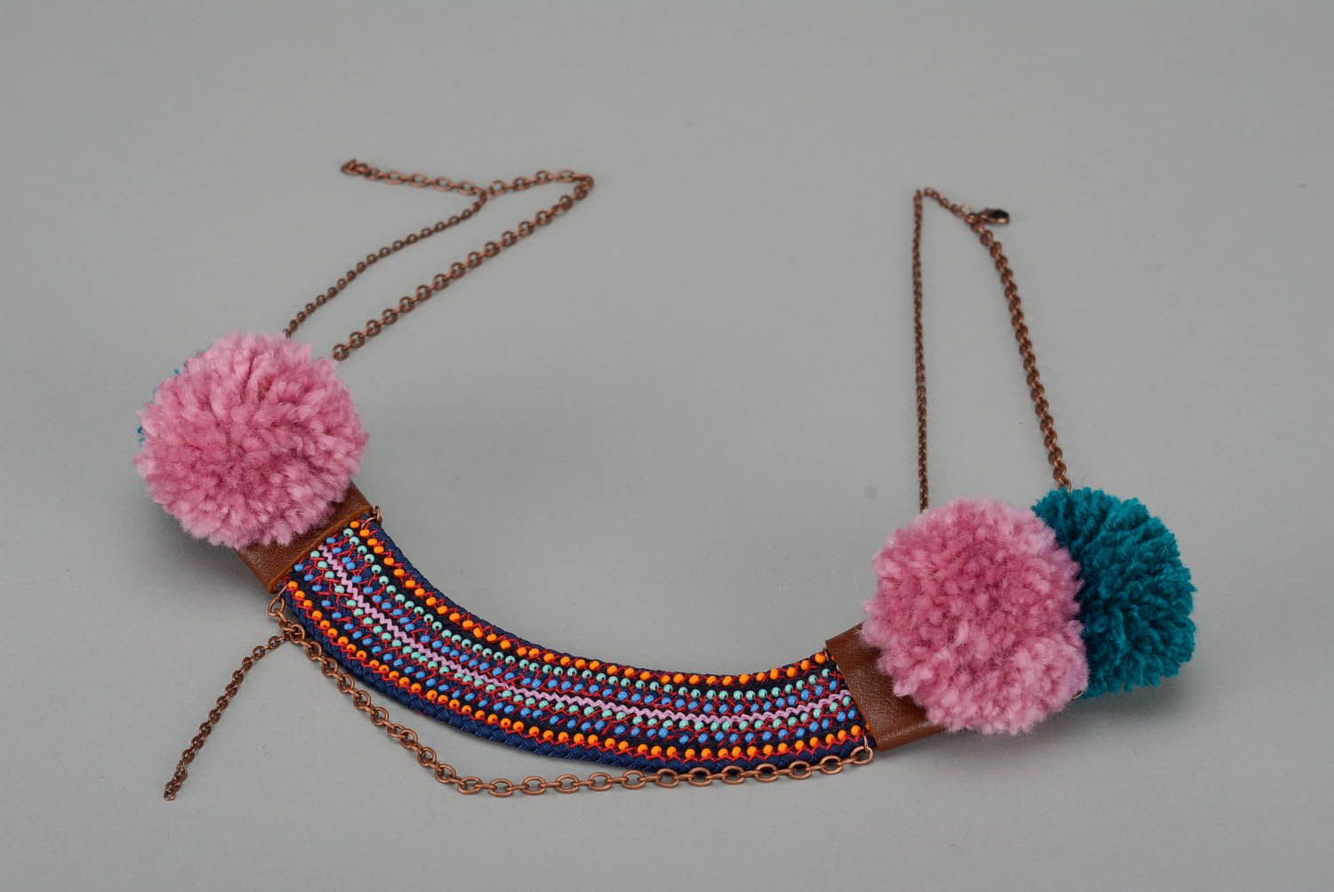 Necklet Ethnic with Pampons photo 1