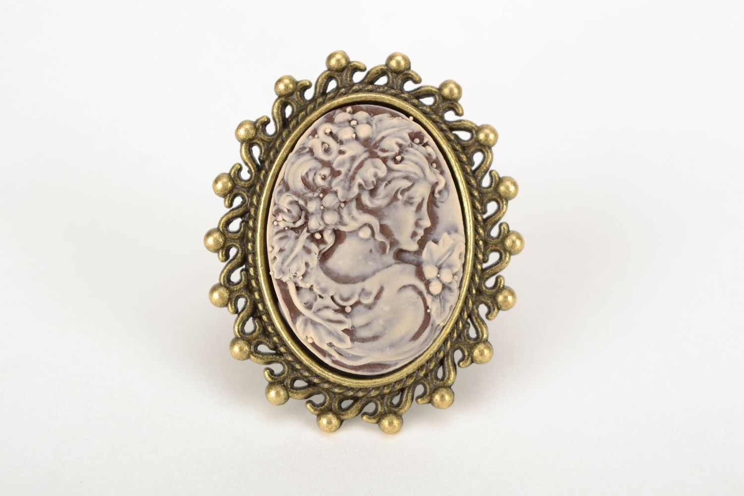 Винтажное кольцо с камеей из полимерной глины и металла фото 3