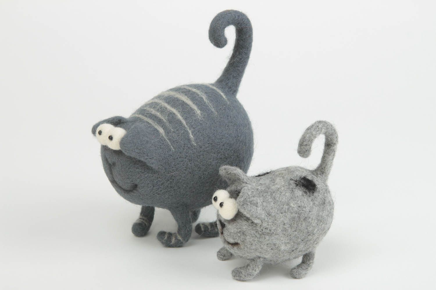 Очаровательные мягкие игрушки 2 кота из натуральной шерсти ручной работы фото 2