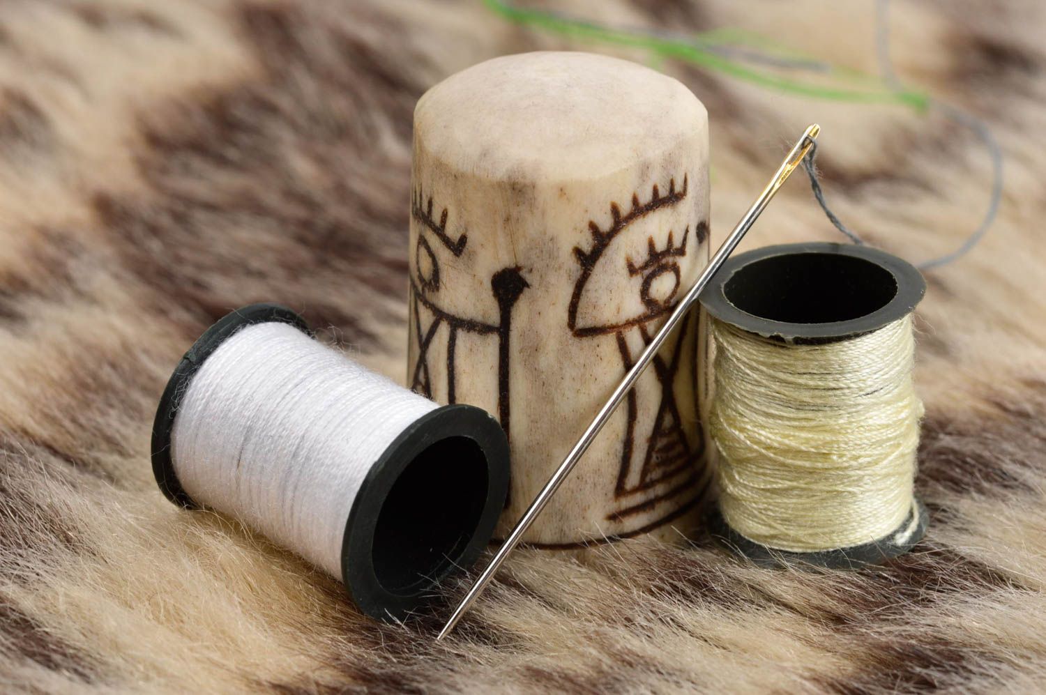 Наперсток для шитья: как выбрать и когда использовать