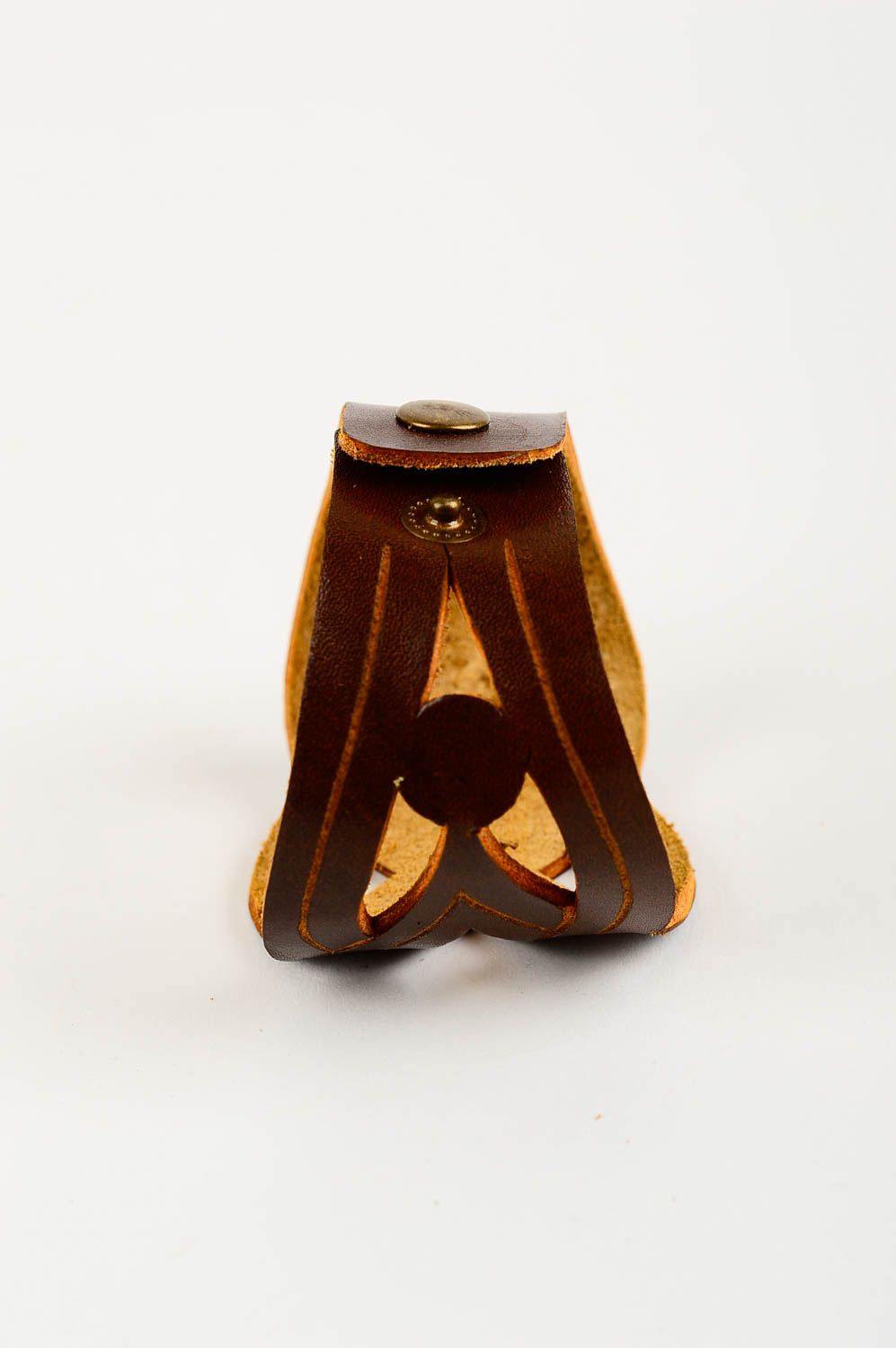 Brazalete artesanal accesorio para mujeres pulsera de cuero color marrón foto 5