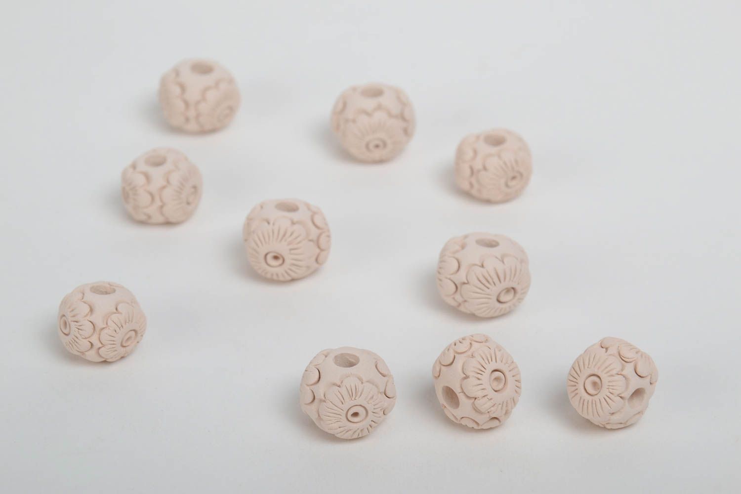 Set of 10 handmade white small round beads with flowers for jewelry making photo 3