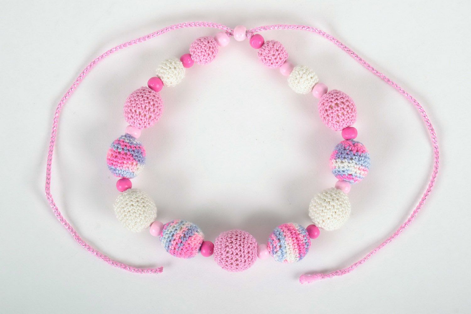Handmade crocheted necklace photo 1