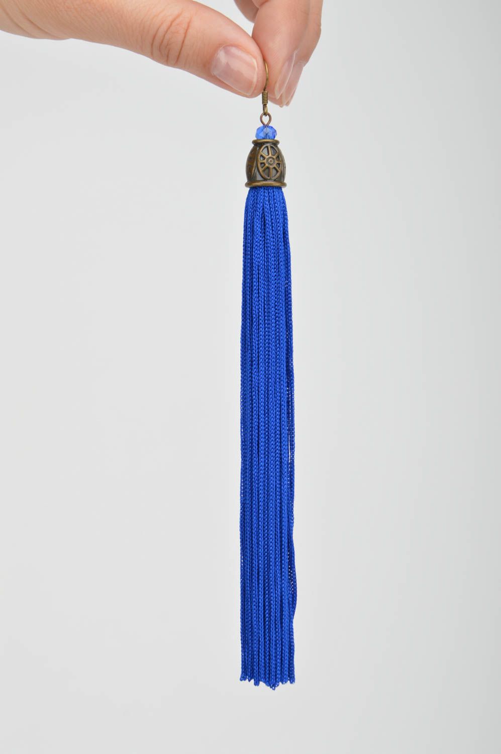 Красивые нарядные длинные серьги из шнурков синего цвета ручная работа фото 2