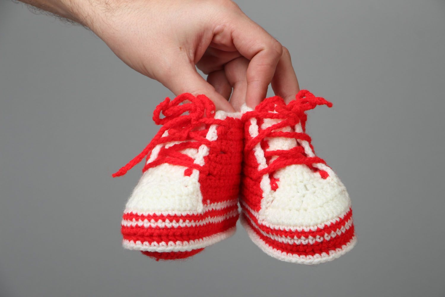 Chaussons bébé tricotés faits main photo 4
