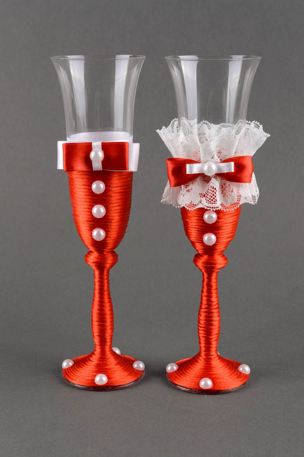 Verres à champagne faits main Vaisselle en verre Idée cadeau rouges 2 pièces photo 2