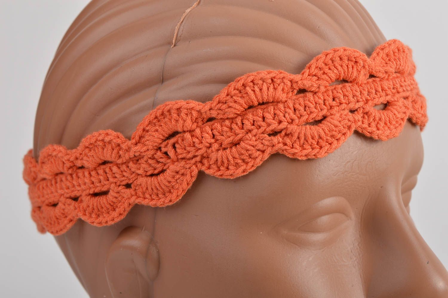 Детская повязка на голову вязаная крючком из хлопка ажурная оранжевая хенд мейд фото 2