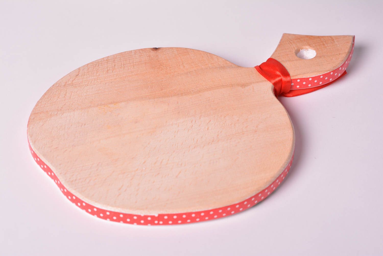 Tabla de cortar hecha a mano artículo de madera decorado accesorio de cocina  foto 4