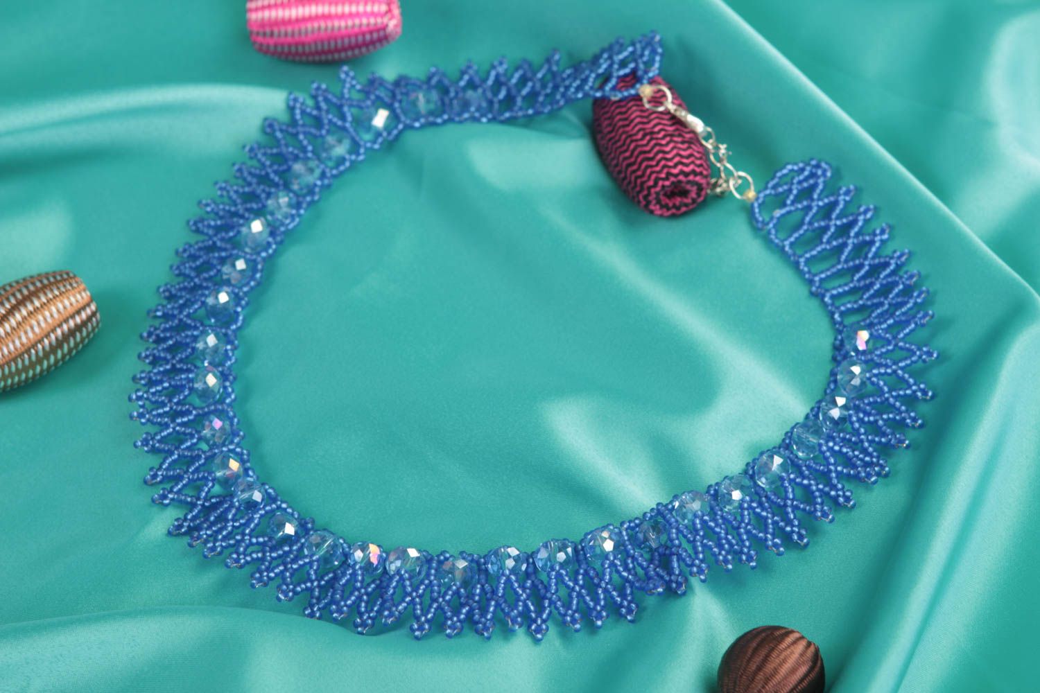 Collier perles rocaille fait main Bijou fantaisie Accessoire femme ajouré bleu photo 1