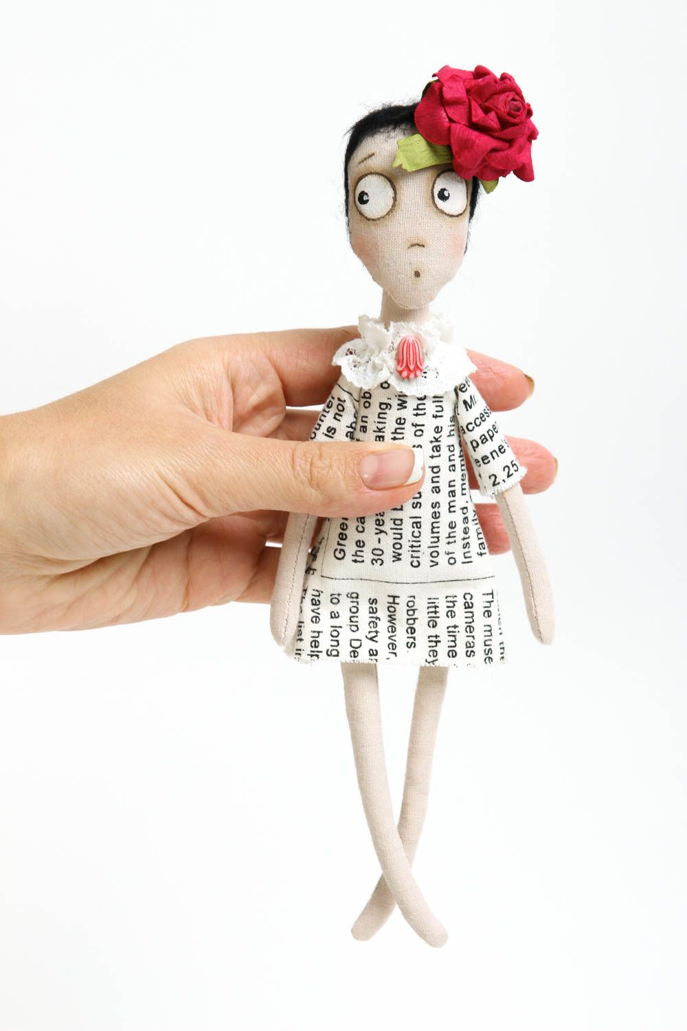 Bambola insolita in cotone fatta a mano pupazzo tessile originale decoro casa foto 5