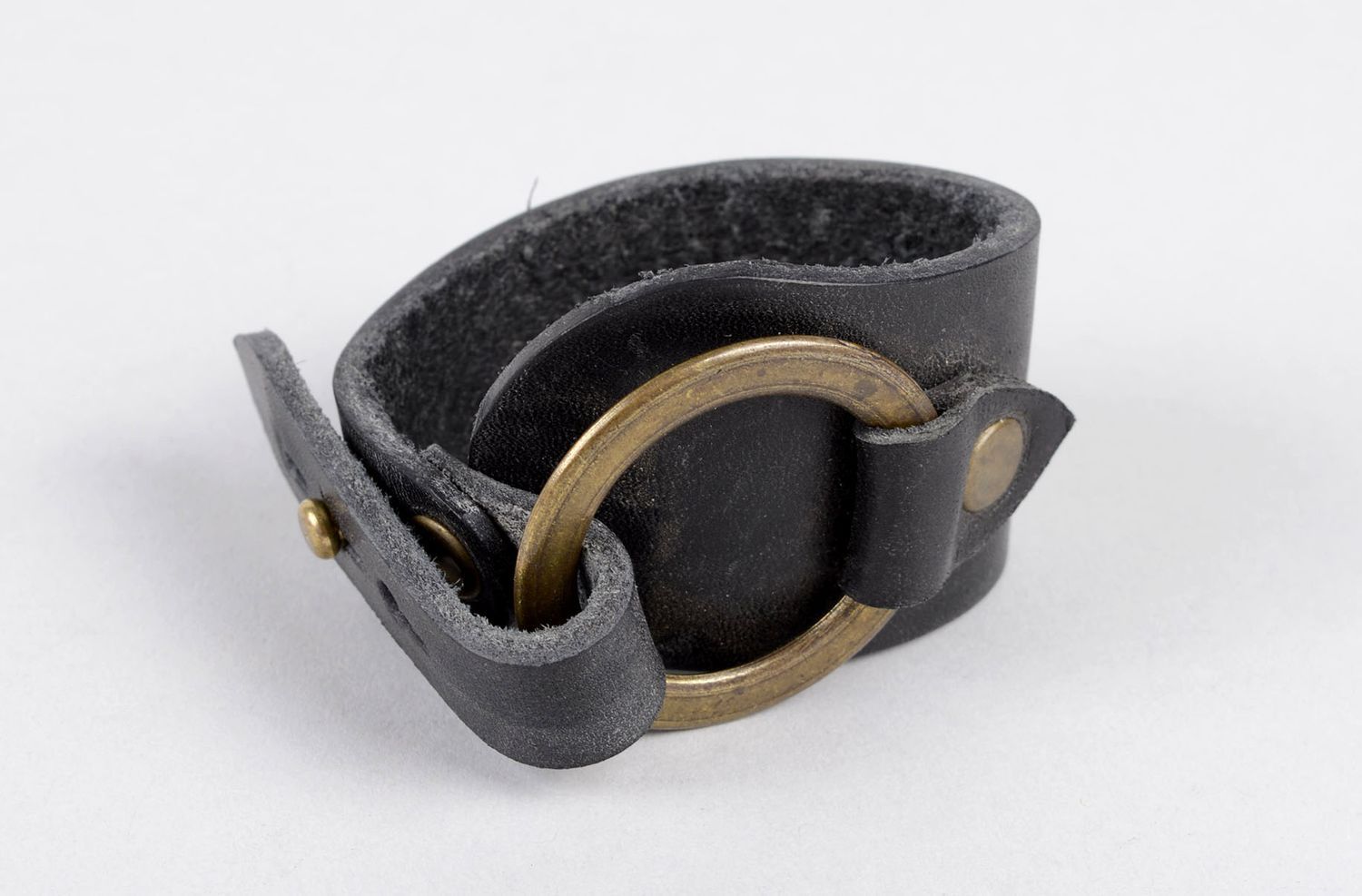 Bracelet en cuir Bijou fait main insolite original noir Accessoire femme photo 1