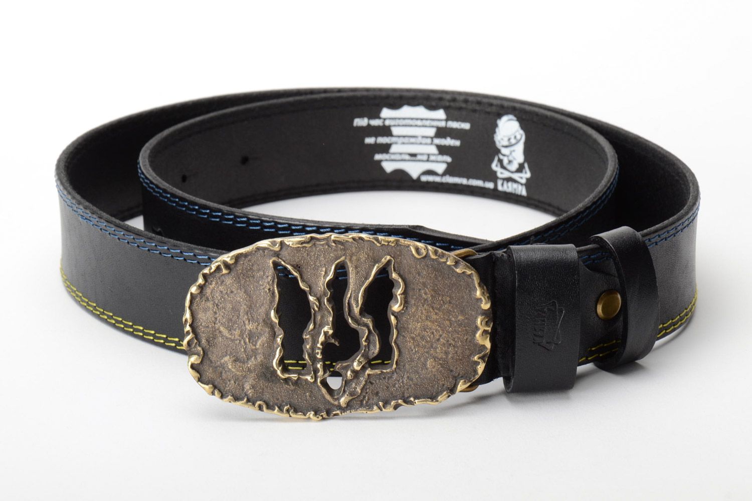 Handmade genuine leather belt with cast oval metal buckle with coat of arms photo 2