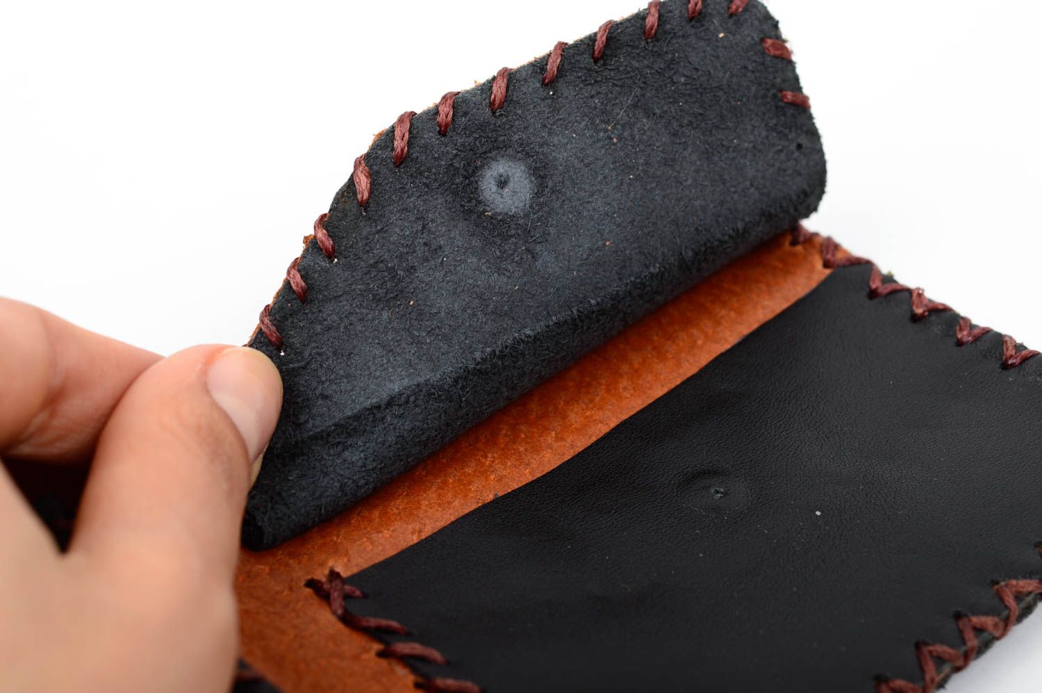 Оригинальный кожаный кошелек с шитьем и металлической кнопкой ручной работы фото 4
