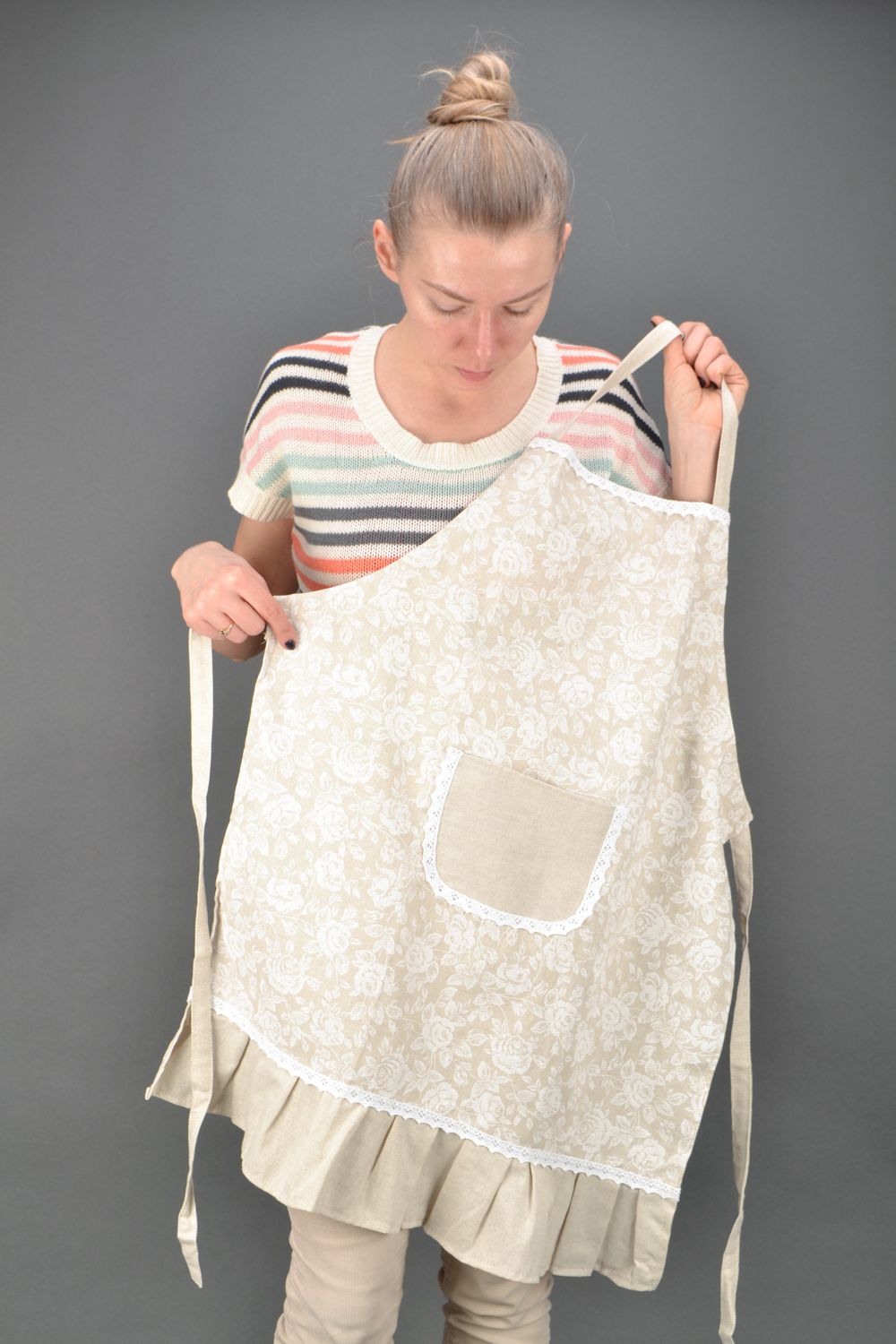 Handmade polyamide and cotton apron with edging photo 2
