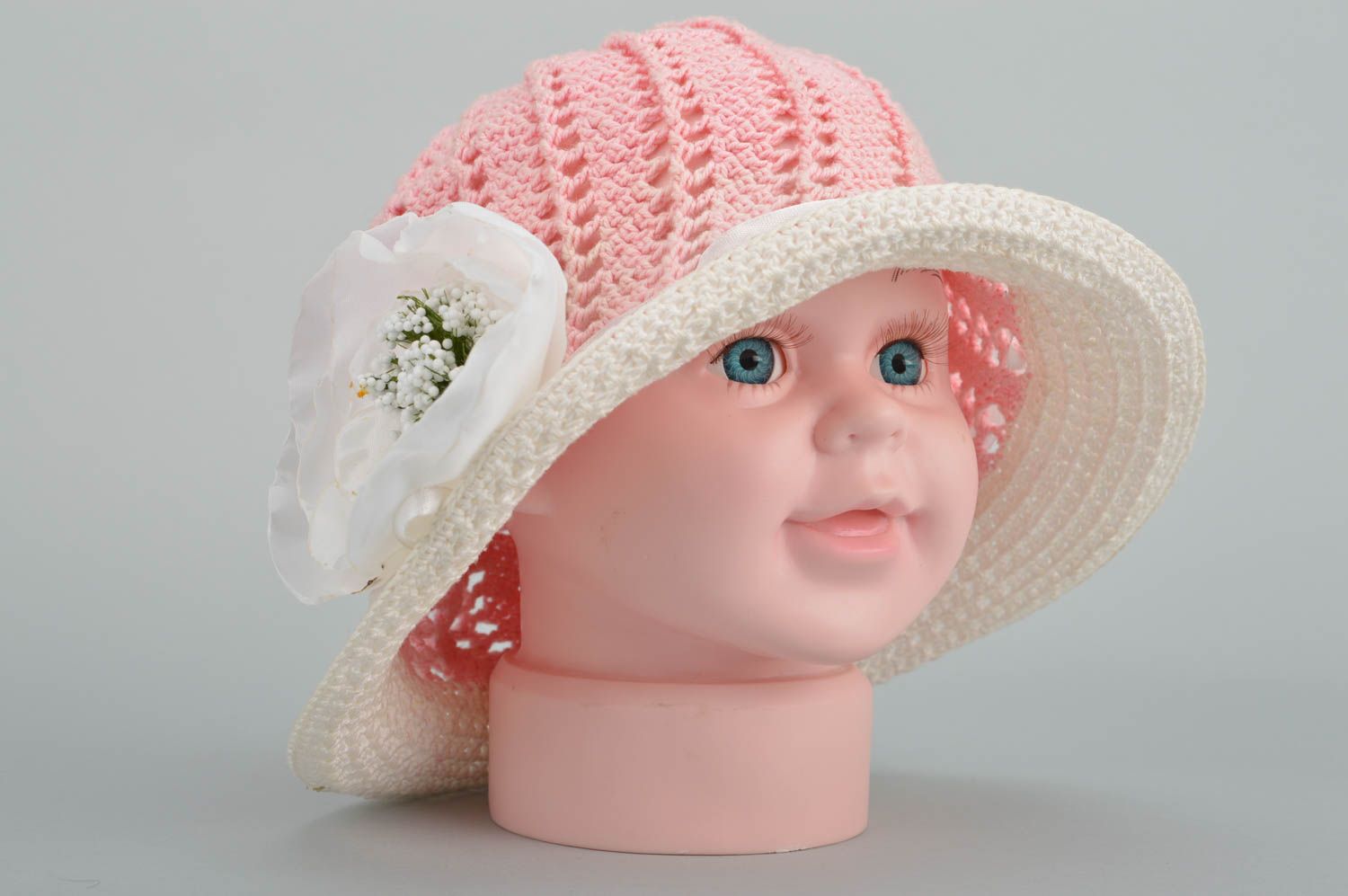 Детская шапка вязаная крючком ручной работы розовая красивая из хлопка фото 2