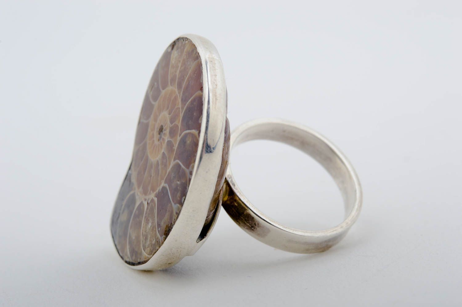 Кольцо ручной работы женское украшение кольцо бижутерия в виде раковины фото 2