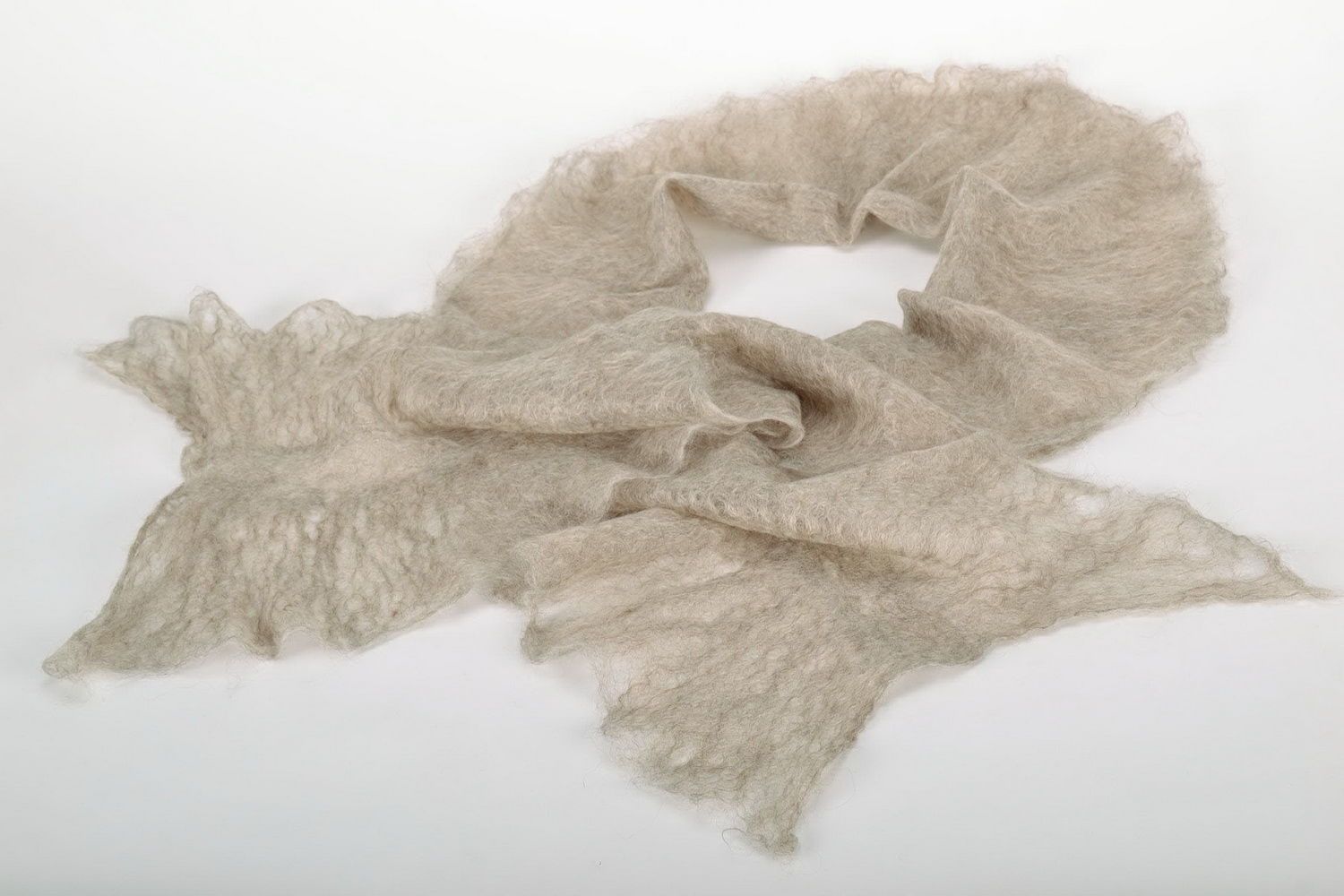Grauer handgemachter Schal aus Wolle Spinnfaden nasse Filzbildung-Technik foto 2