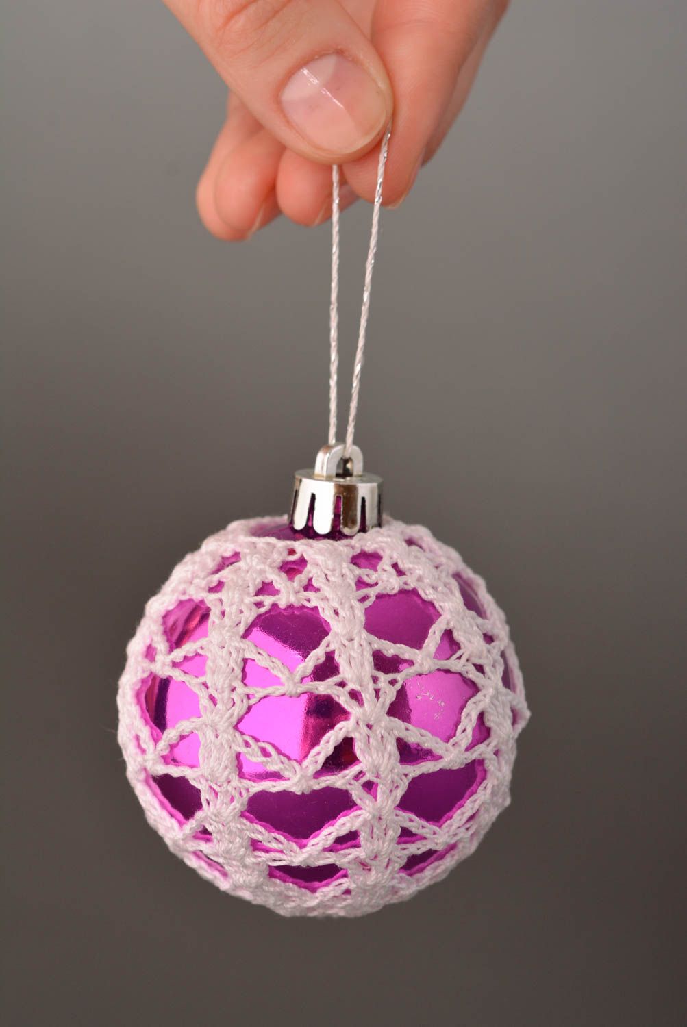 Елочная игрушка ручной работы декоративная подвеска игрушка крючком шар фото 5