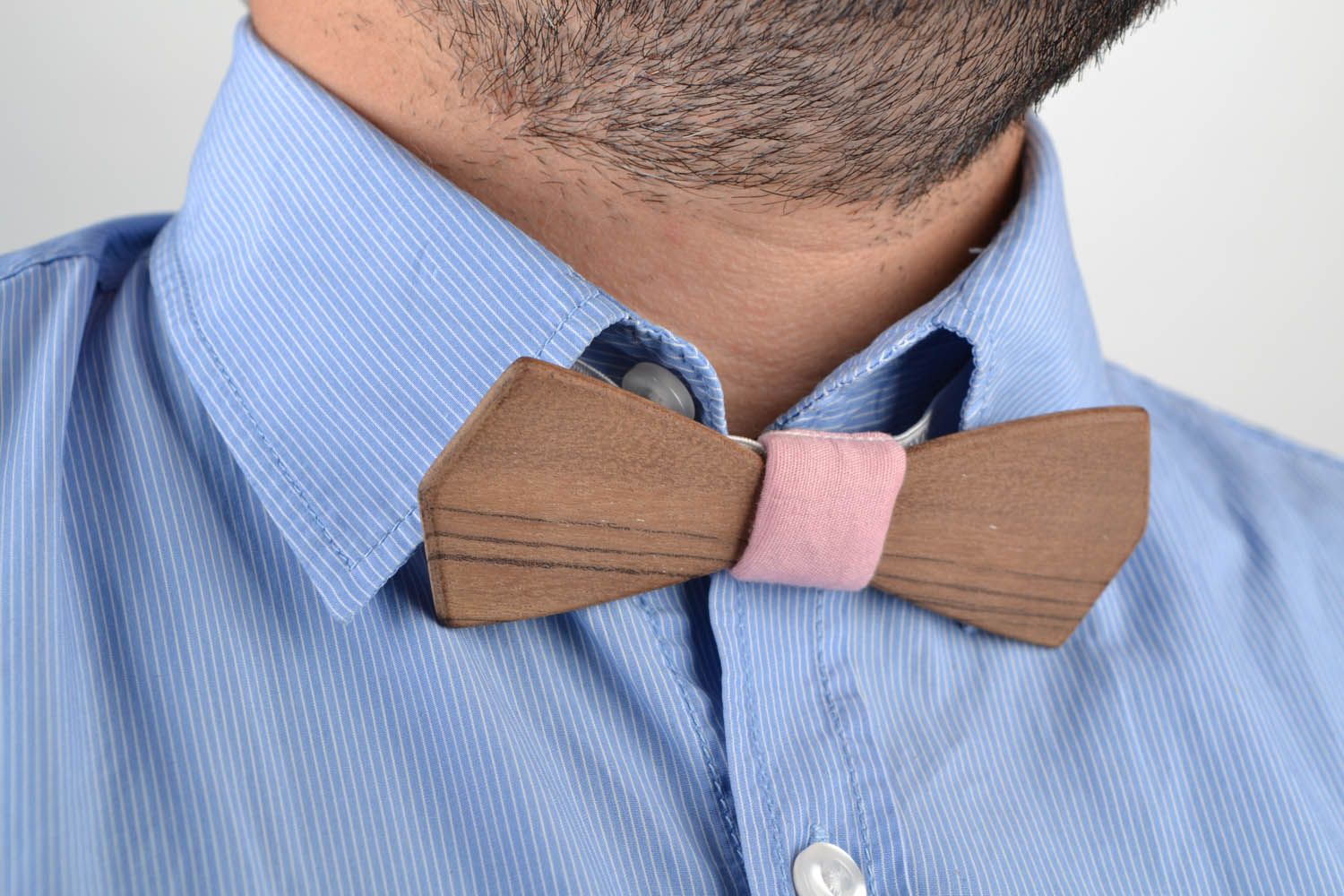 Wooden bow tie for men photo 4