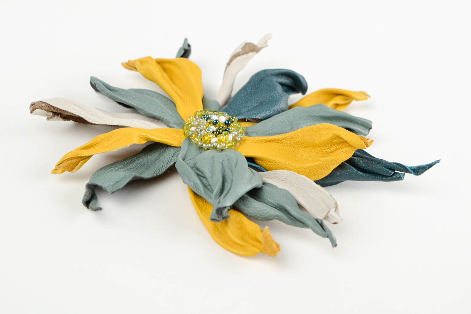 Broche de cuero hecho a mano para mujer accesorio de moda broche con flor  foto 4
