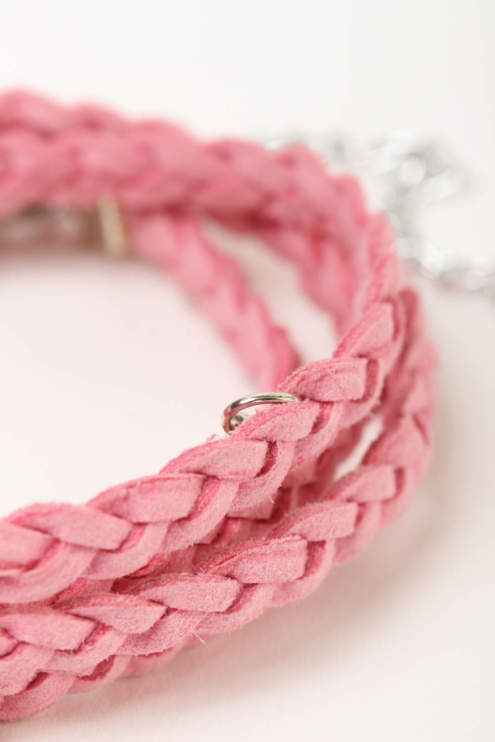 Bracelet rose Bijou fait main cordons de daim avec breloques Cadeau pour femme photo 3