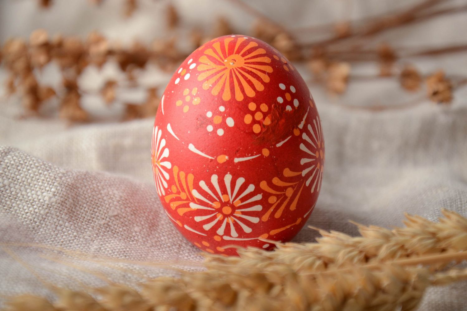 L'uovo decorativo fatto a mano pysanka dipinta a mano pasquale ucraina 

 foto 1