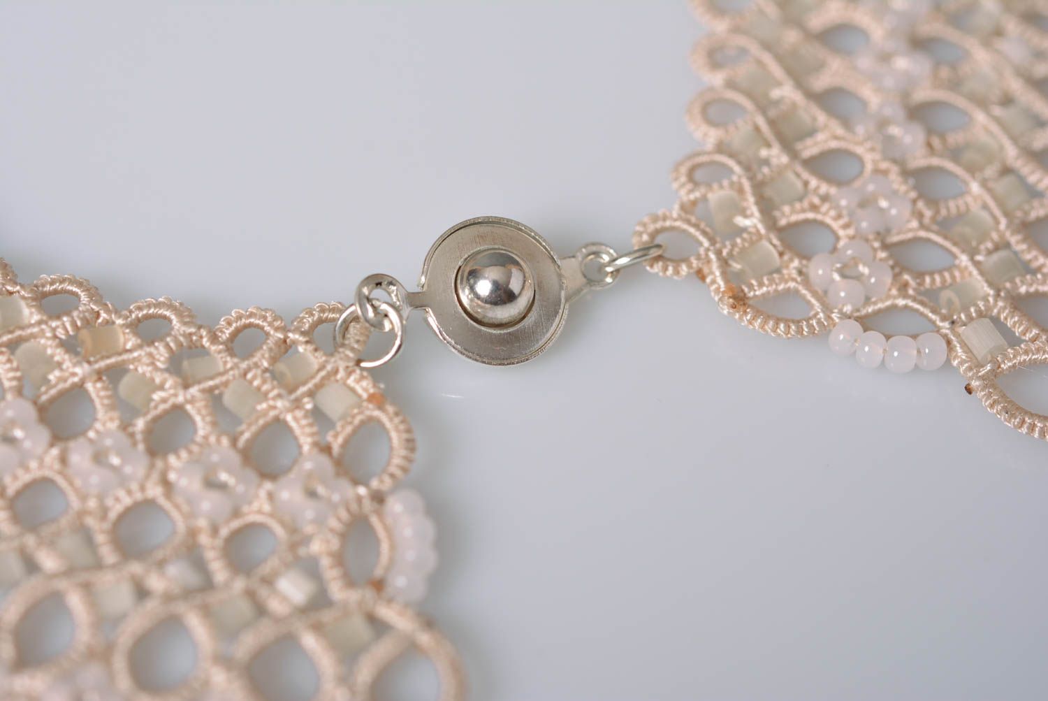 Колье из бисера ручной работы кружевное колье ожерелье из бисера фриволите фото 4