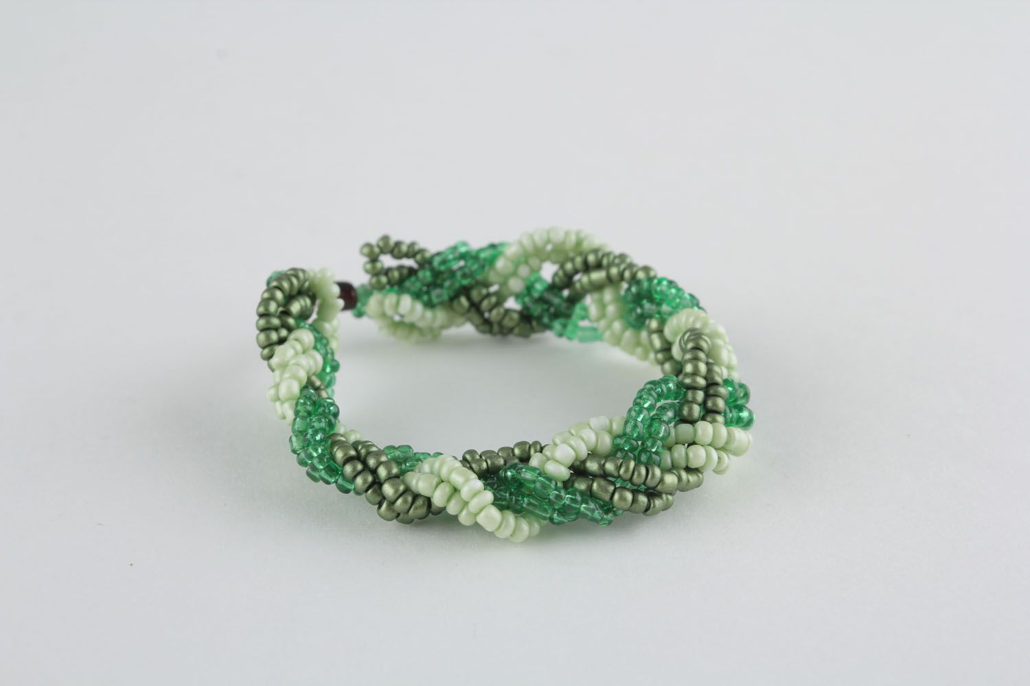 Grünes Armband aus Glasperlen foto 3