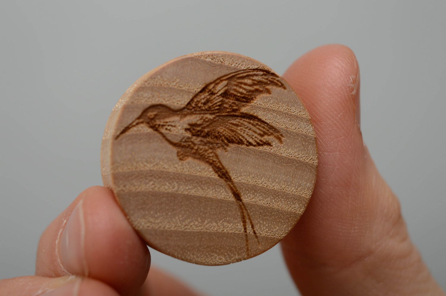 Ash wood ear plugs with engraving Hummingbird photo 3