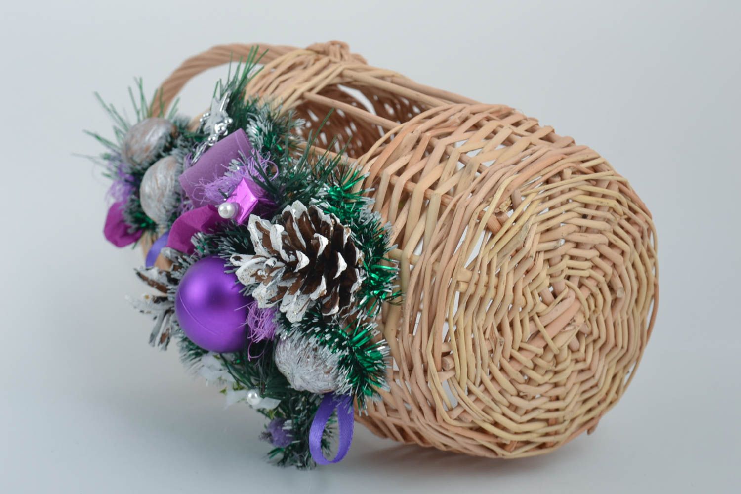 Плетеная корзинка из лозы ручной работы пасхальный бидончик подарок верующим фото 3