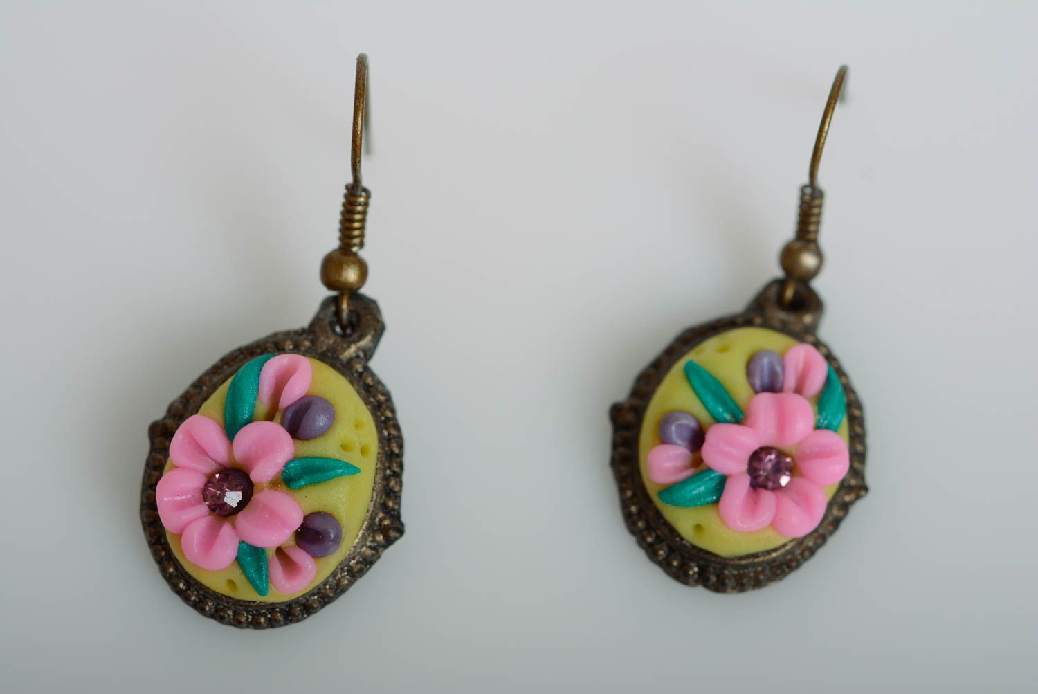 Handmade polymer clay earrings modeled in vintage style beautiful jewelry photo 1