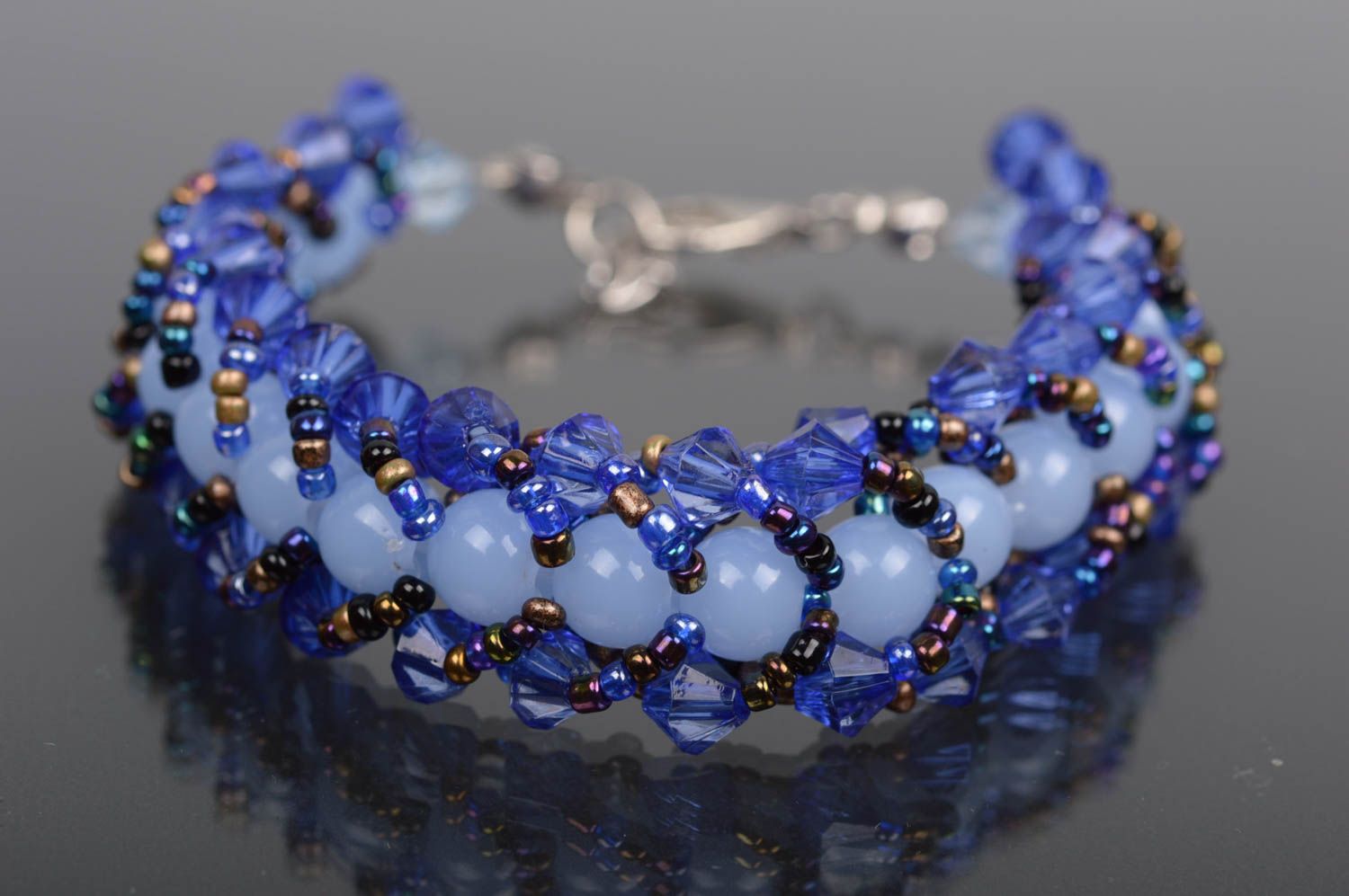 Bracelet tendance Bijou fait main bleu en perles de rocaille Cadeau femme photo 1