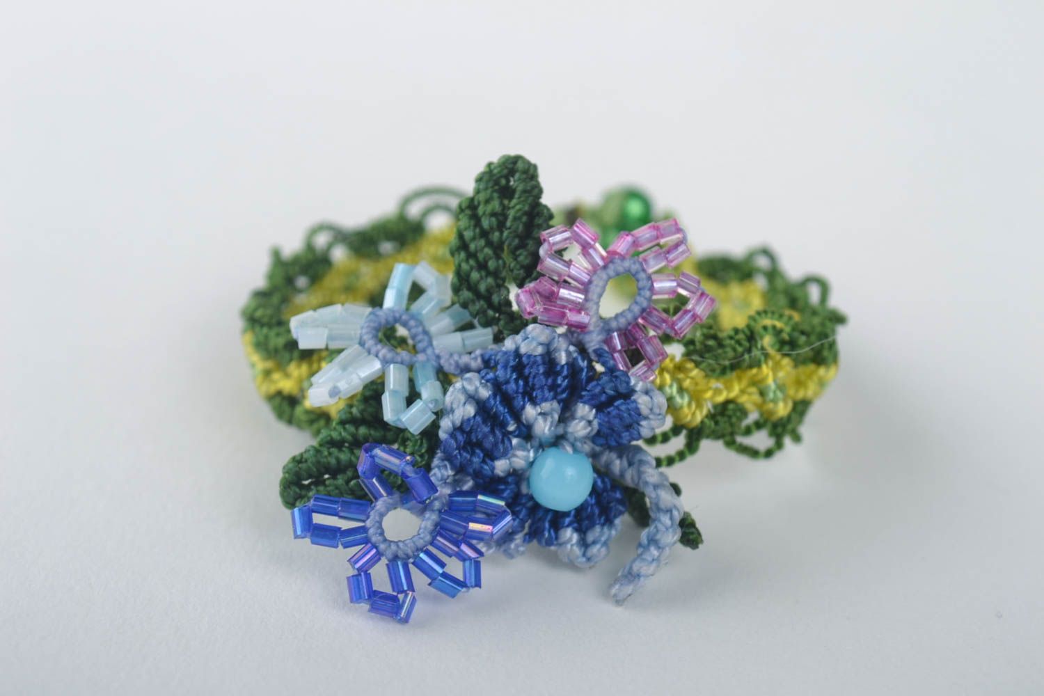 Handmade woven lace bracelet beaded brooch jewelry cool jewelry designs photo 3