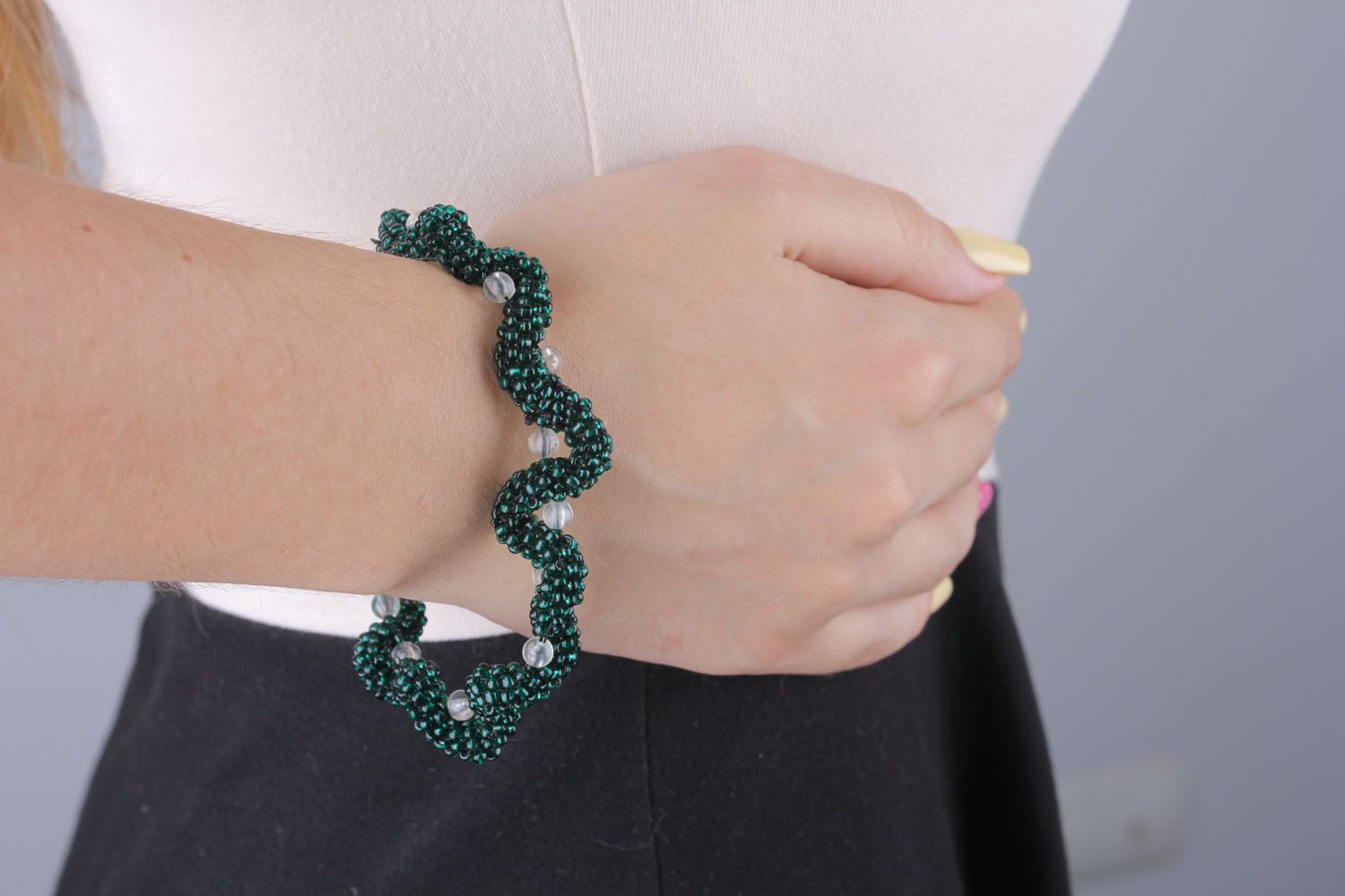 The unique beaded dark green bracelet on the string bracelet photo 5