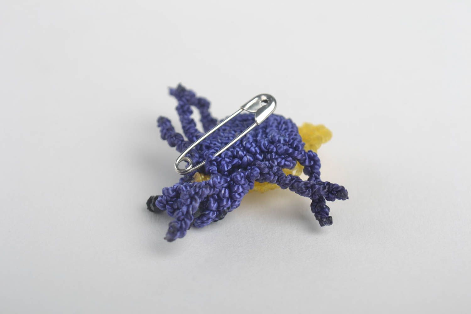 Брошь животное ручной работы плетеная брошь украшение ручной работы муха синяя фото 5