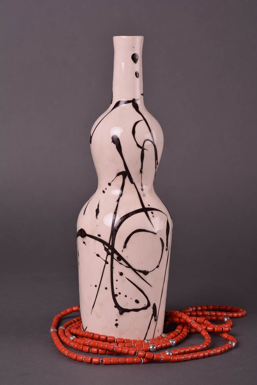 Посуда ручной работы глиняная бутылка белая с черным керамическая бутылка фото 1