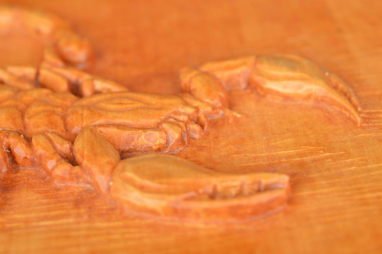 Панно из дерева ручной работы с резьбой авторское красивое настенное Скорпион фото 4