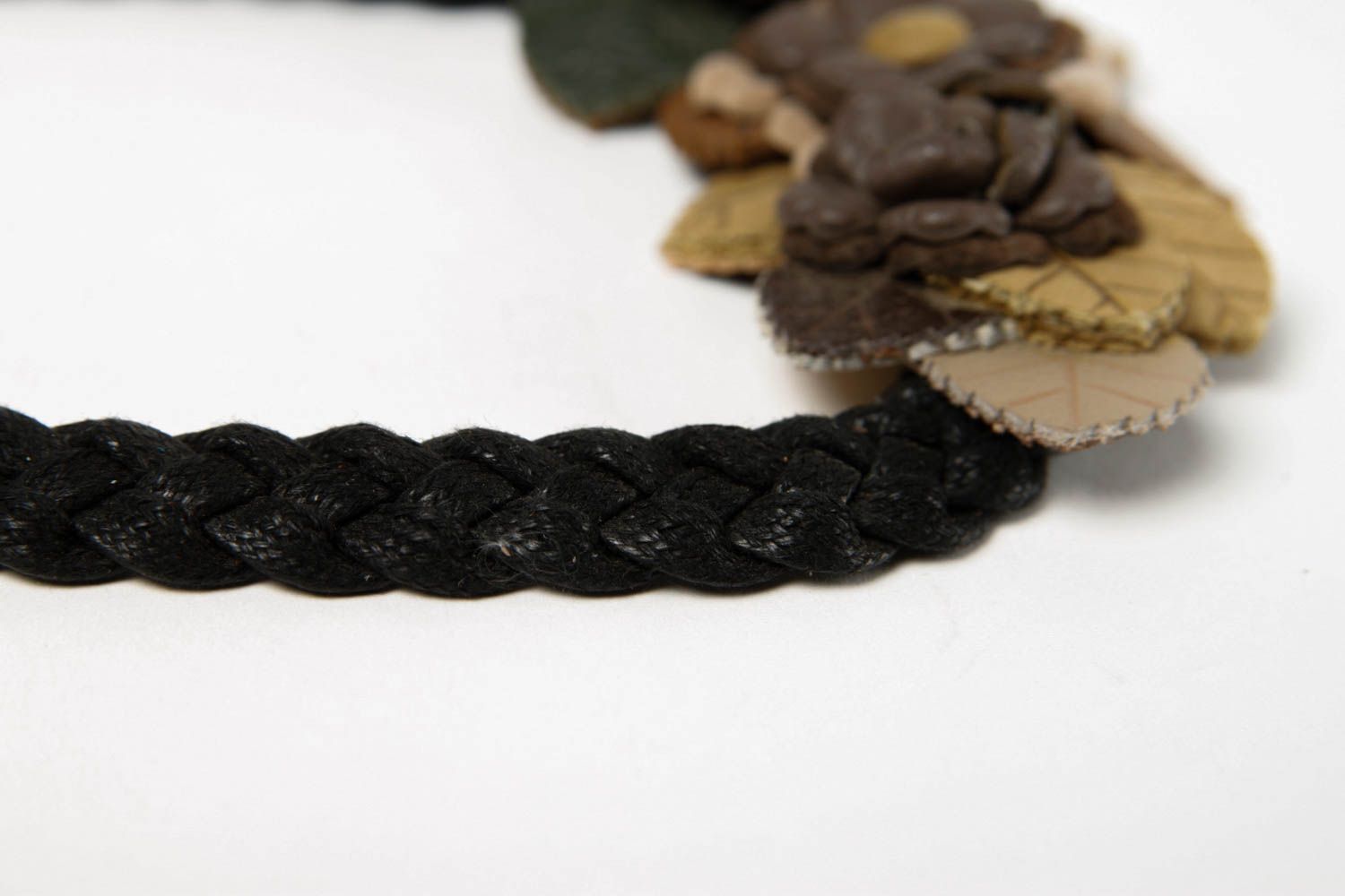 Collier en cuir naturel Bijou fait main floral noir-marron original Cadeau femme photo 4