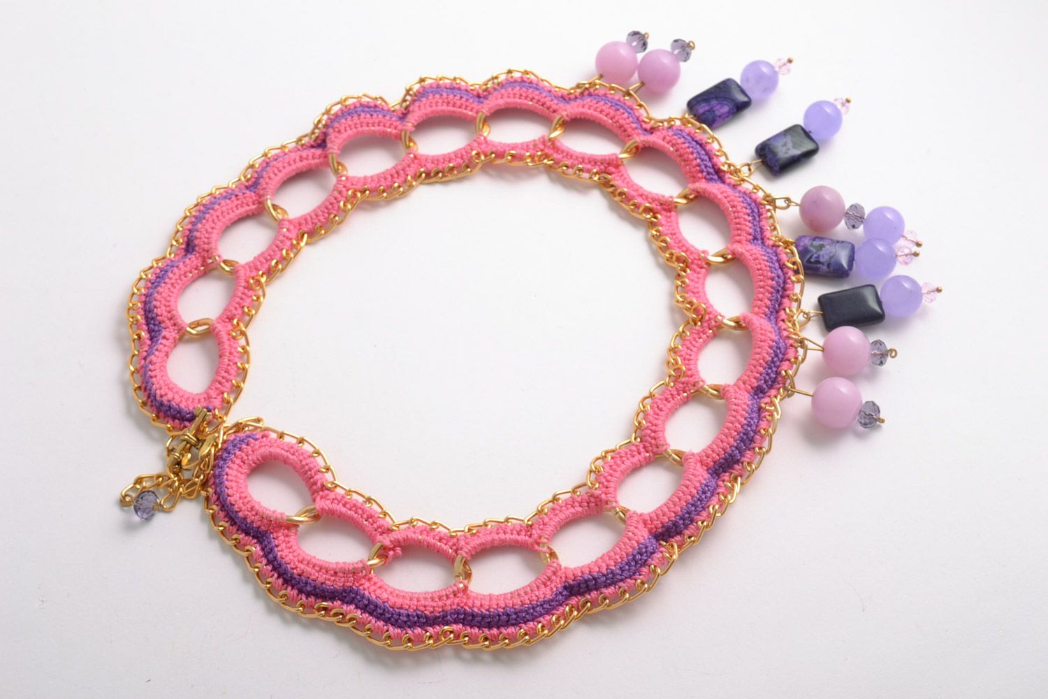 Beautiful handmade crochet cotton necklace with agate and crystal of pink color photo 5