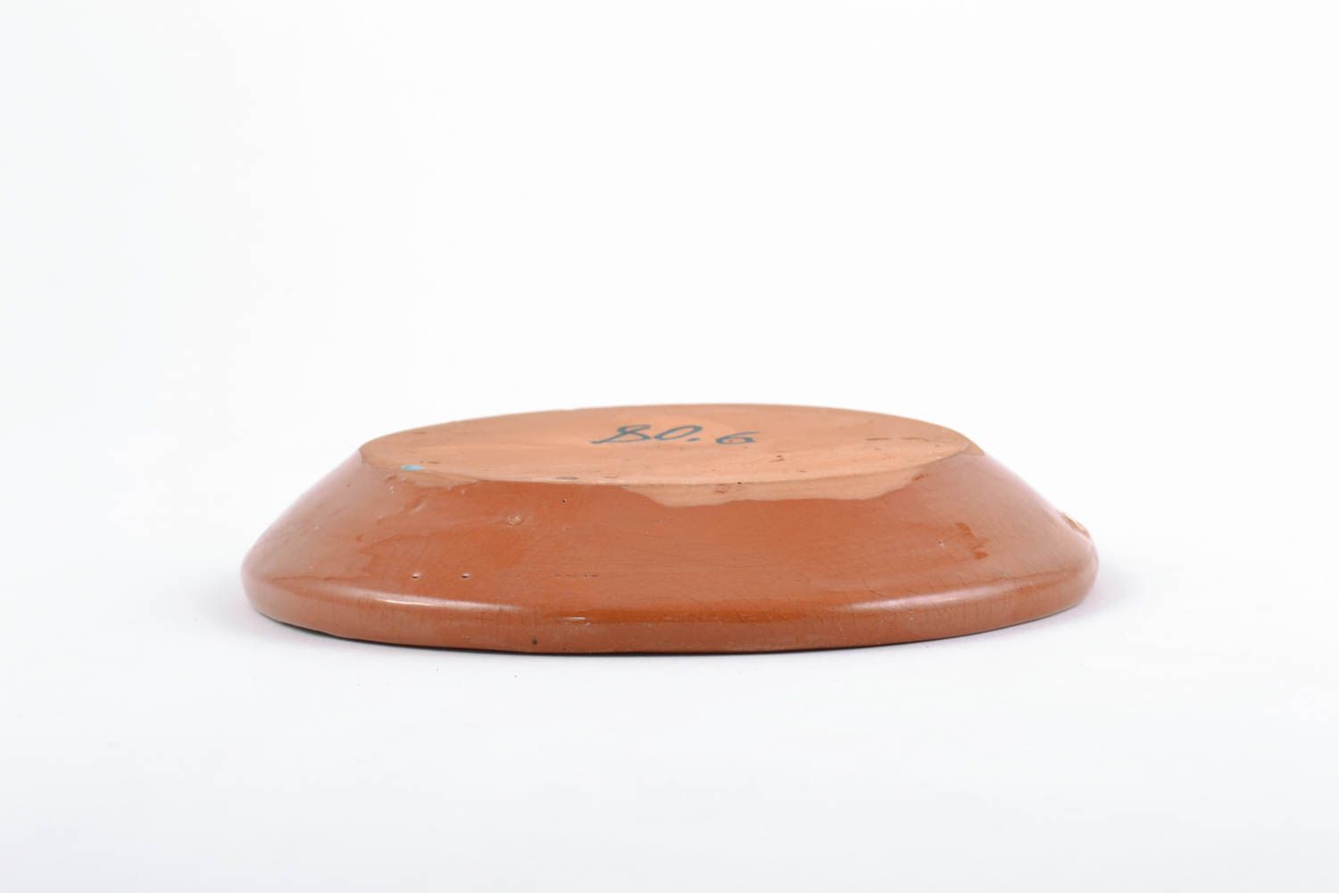 Керамическая тарелка расписанная глазурью ручной работы круглая красивая с узором фото 2