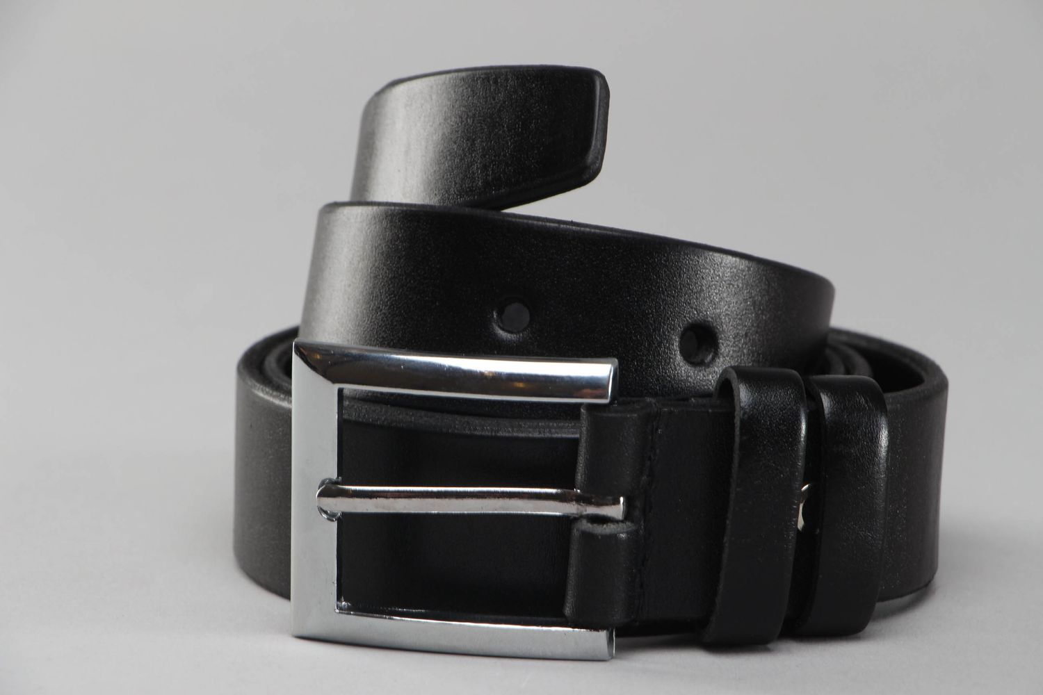 Black leather men's belt photo 1