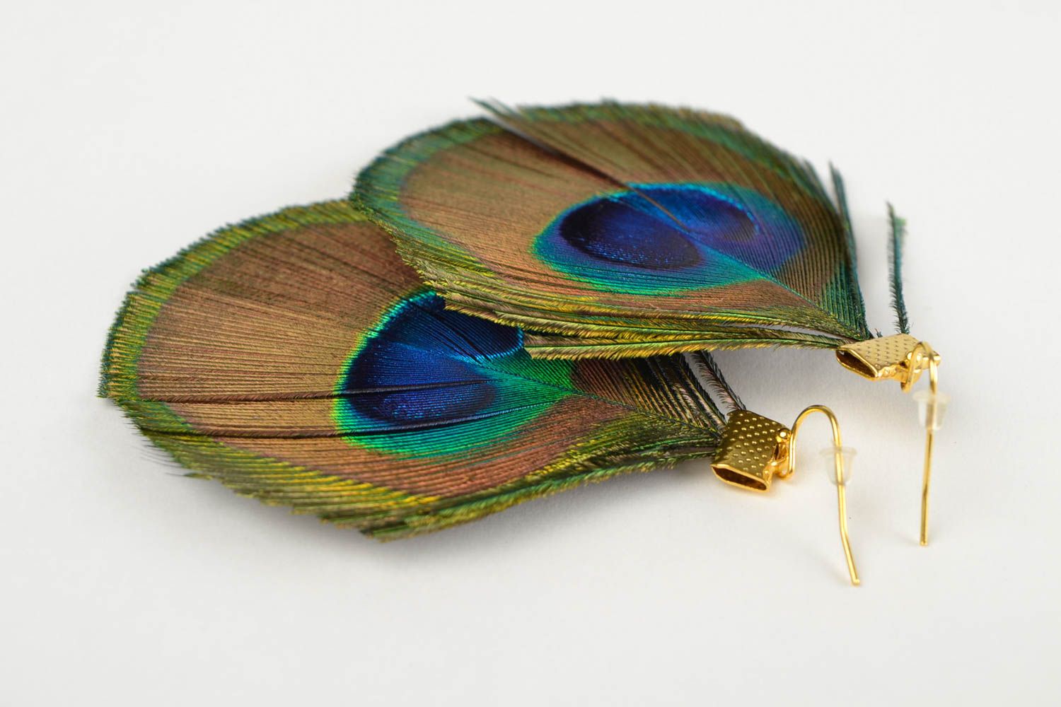 Серьги из перьев ручной работы дизайнерское украшение серьги с подвесками фото 5