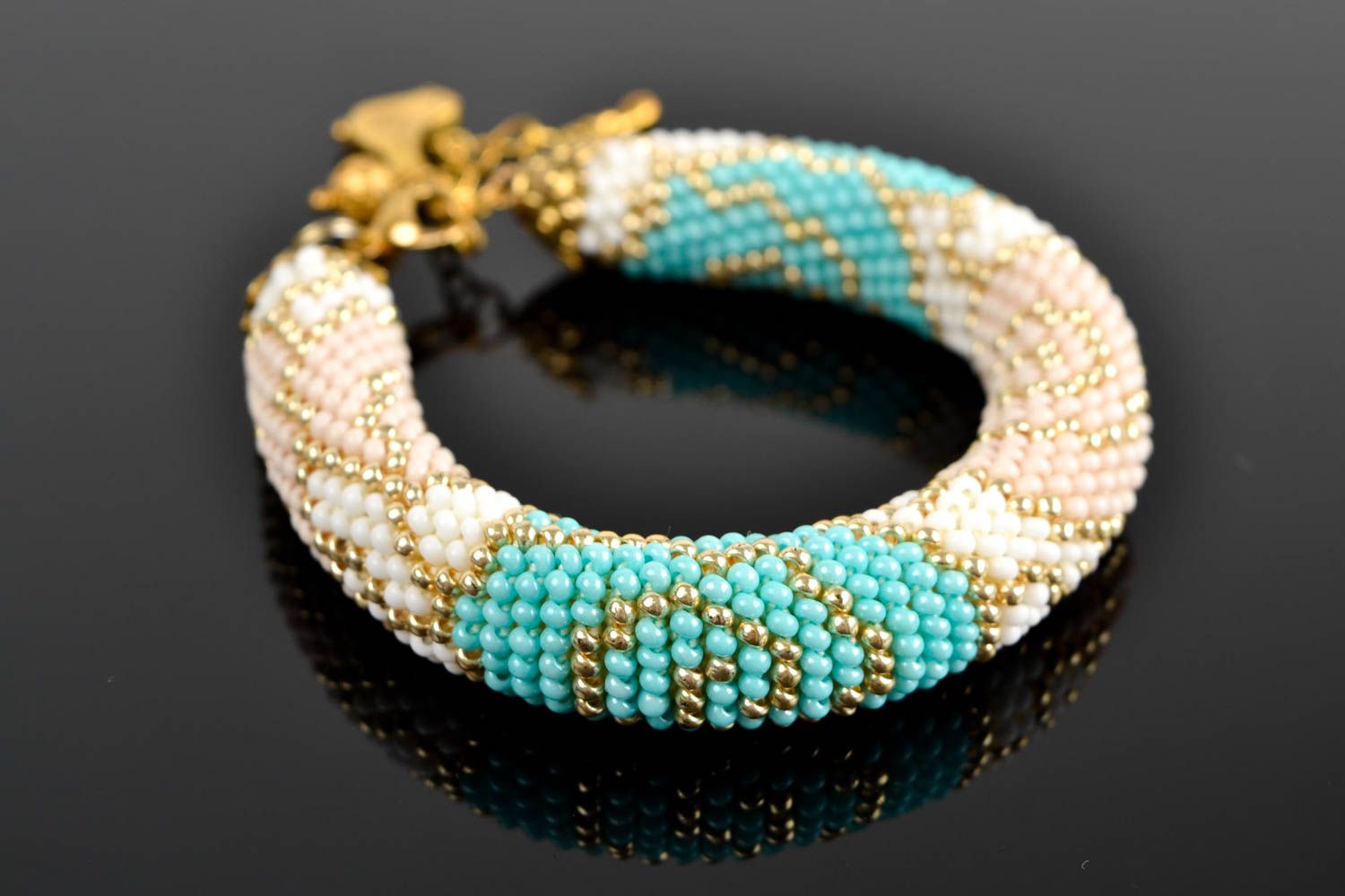 Bracelet perles rocaille fait main Bijoux design Accessoire pour jeune fille photo 1