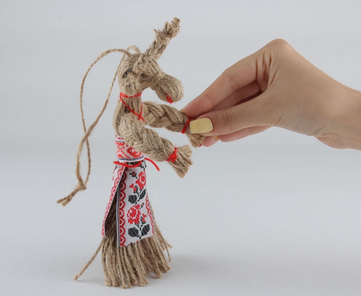 Souvenir etnico di spago fatto a mano amuleto talismano giocattolo slavo foto 4