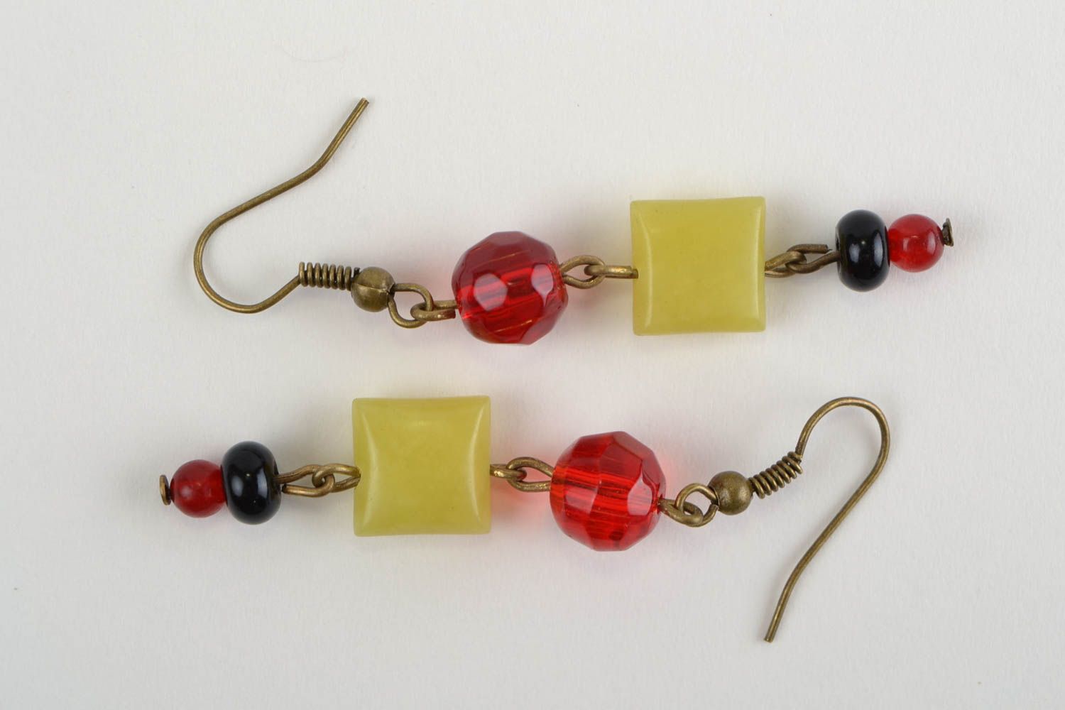 Boucles d'oreilles pendantes en agate et perles de verre longues faites main photo 3