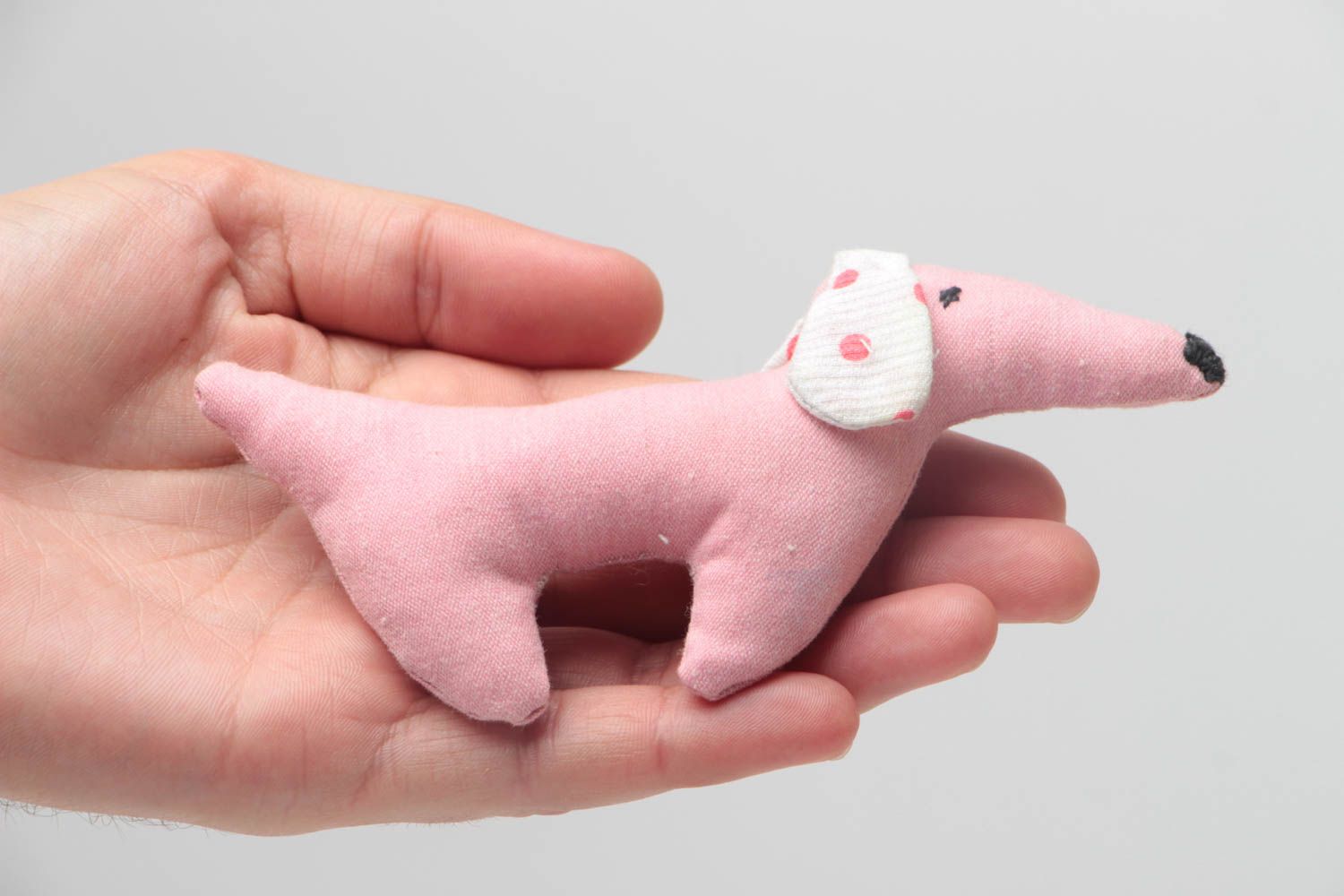 Petite peluche teckel rose en toile de coton faite main originale pour enfant photo 5